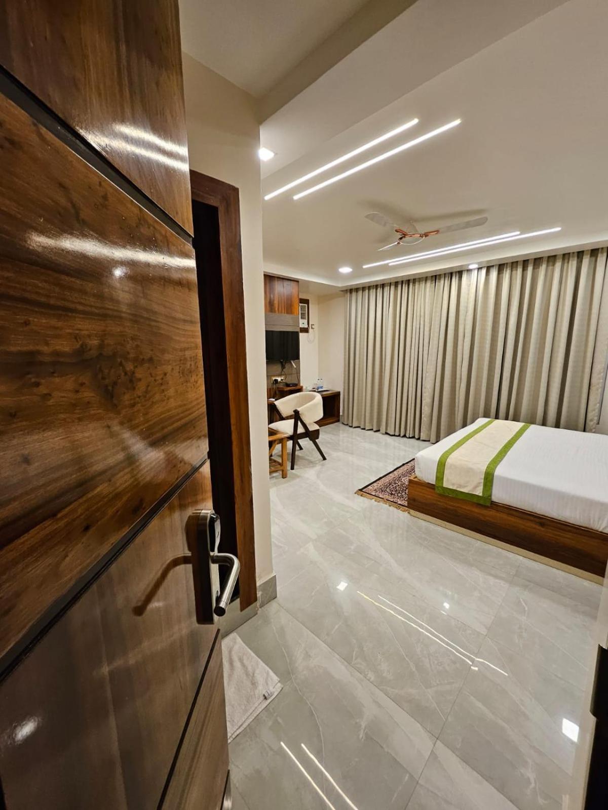 Hotel Maa Laxmi Palace Deoghar Ngoại thất bức ảnh