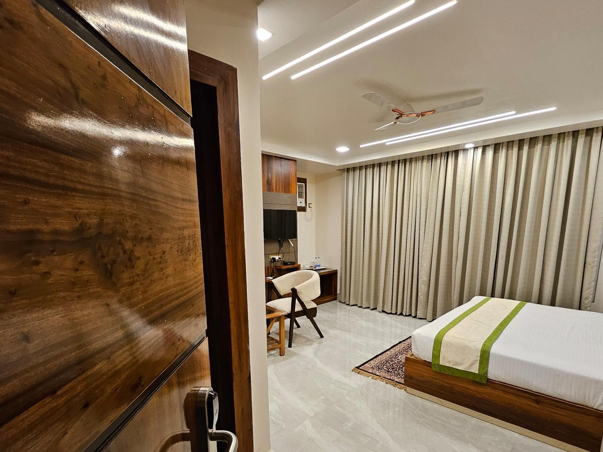 Hotel Maa Laxmi Palace Deoghar Ngoại thất bức ảnh