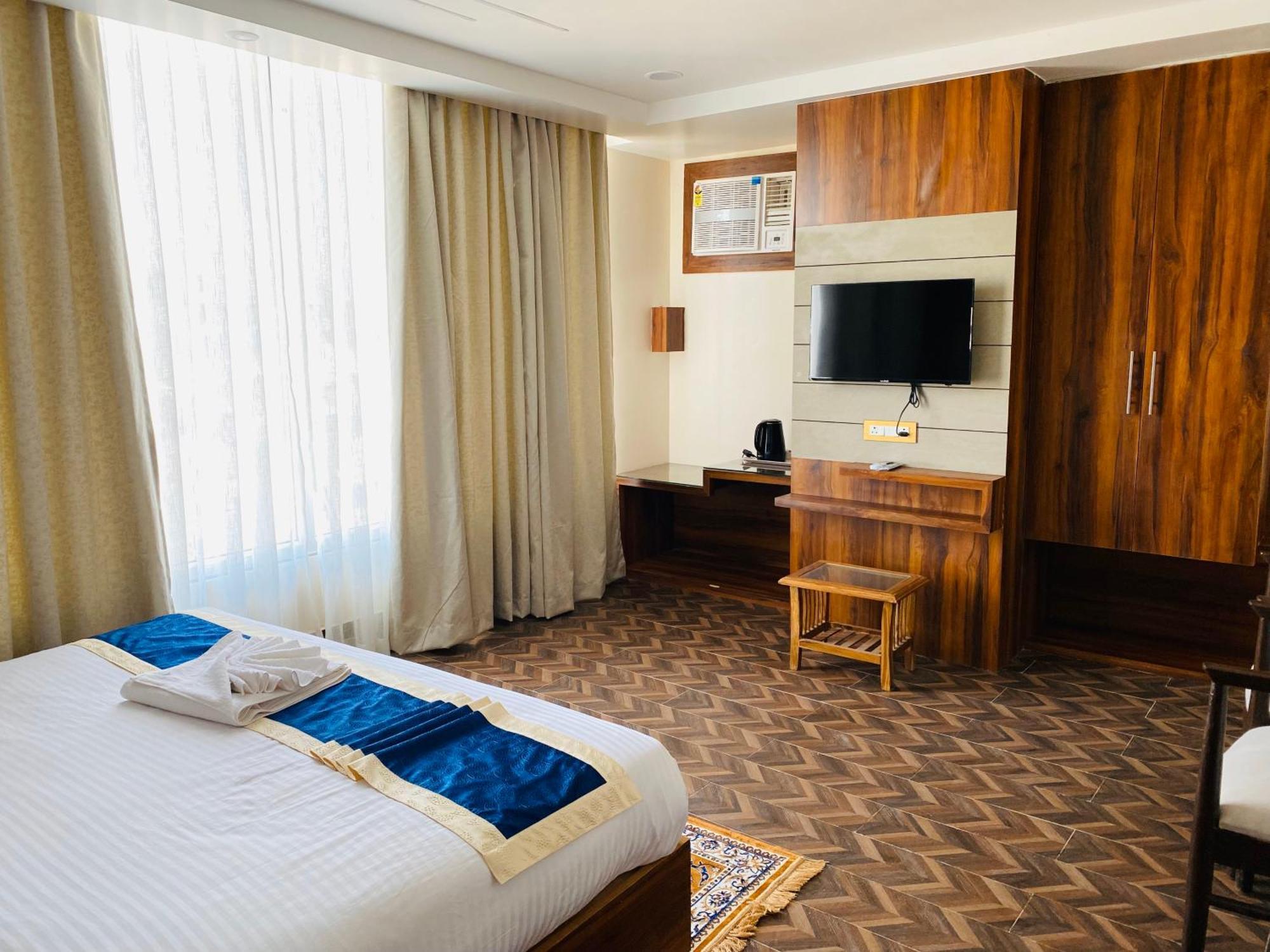 Hotel Maa Laxmi Palace Deoghar Ngoại thất bức ảnh